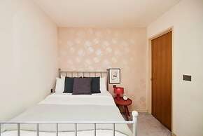 The Jasper Walk Escape - Charming 2bdr Flat With Balcony