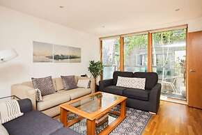 The Jasper Walk Escape - Charming 2bdr Flat With Balcony