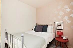 The Jasper Walk Escape - Charming 2bdr Flat With Balcony