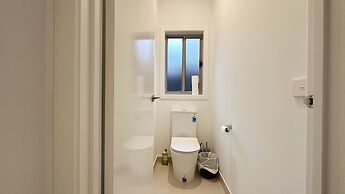 Tarneit Holiday Home
