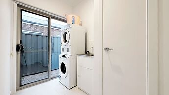 Tarneit Holiday Home