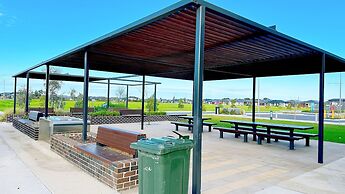 Tarneit Holiday Home