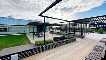 Tarneit Holiday Home