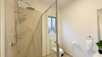 Tarneit Holiday Home