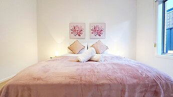 Tarneit Holiday Home