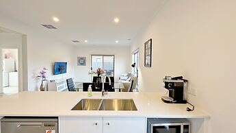 Tarneit Holiday Home