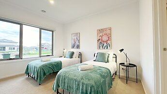 Tarneit Holiday Home