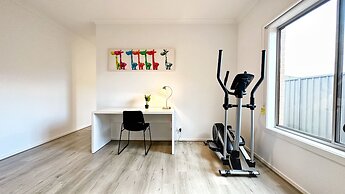 Tarneit Holiday Home