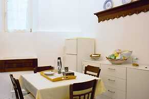 Marina Seaside Charme Apartment