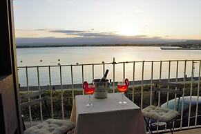 Marina Seaside Charme Apartment