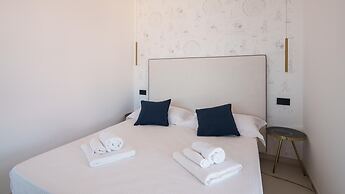 Welcomely - Light Room Vista Citt - Aznavour