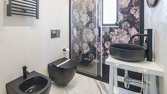 Welcomely - Light Room Vista Citt - Aznavour