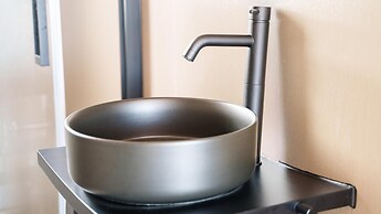 Welcomely - Light Room Vista Citt - Aznavour