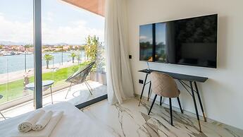 Welcomely - Superior Room - Dith Piaf