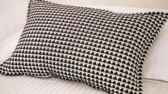 Welcomely - Superior Room - Dith Piaf