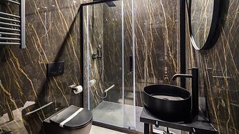 Welcomely - Superior Room - Louis Armstrong