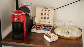 Welcomely - Superior Room - Louis Armstrong