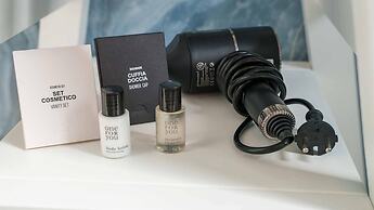 Welcomely - Superior Room - Louis Armstrong