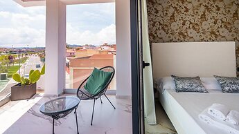 Welcomely - Deluxe Room - Charles Aznavour