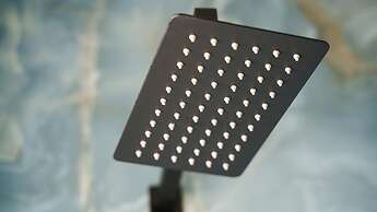 Welcomely - Deluxe Room - Amii Stewart