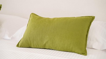 Welcomely - Deluxe Room - Amii Stewart