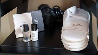 Welcomely - Deluxe Room - Amii Stewart