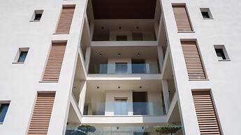 Welcomely - Deluxe Room - Amii Stewart