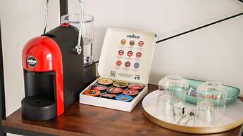 Welcomely - Deluxe Room - Frank Sinatra