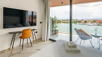 Welcomely - Deluxe Room - Frank Sinatra