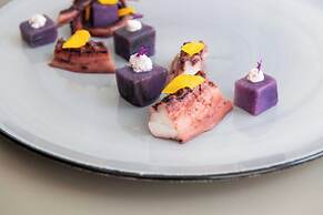 Kiss Beachfront Hotel & Restaurant