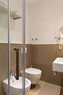 Kiss Beachfront Hotel & Restaurant