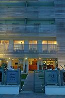 Kiss Beachfront Hotel & Restaurant