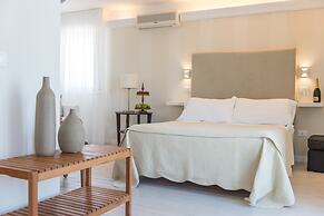 Kiss Beachfront Hotel & Restaurant