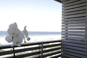 Kiss Beachfront Hotel & Restaurant