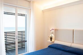 Kiss Beachfront Hotel & Restaurant