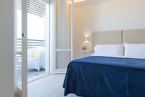 Kiss Beachfront Hotel & Restaurant