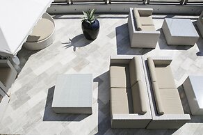 Kiss Beachfront Hotel & Restaurant