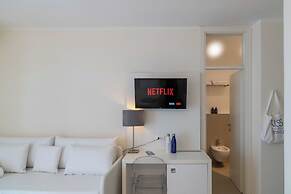 Kiss Beachfront Hotel & Restaurant