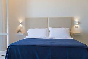 Kiss Beachfront Hotel & Restaurant