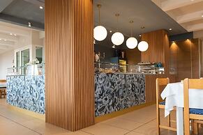 Kiss Beachfront Hotel & Restaurant