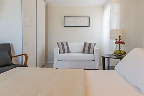 Kiss Beachfront Hotel & Restaurant