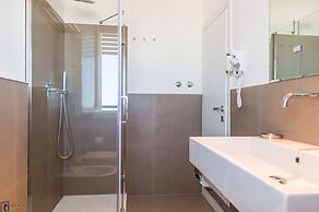 Kiss Beachfront Hotel & Restaurant