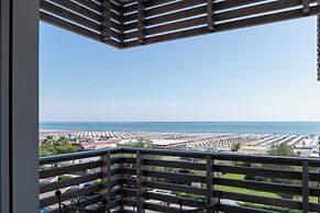 Kiss Beachfront Hotel & Restaurant