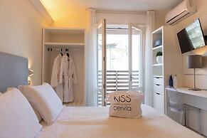 Kiss Beachfront Hotel & Restaurant