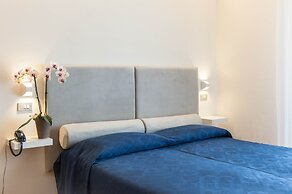 Kiss Beachfront Hotel & Restaurant