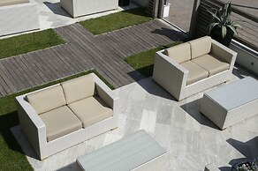 Kiss Beachfront Hotel & Restaurant