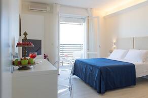 Kiss Beachfront Hotel & Restaurant