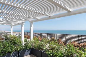 Kiss Beachfront Hotel & Restaurant