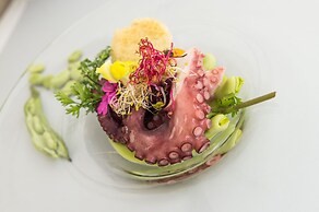 Kiss Beachfront Hotel & Restaurant