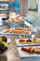 Kiss Beachfront Hotel & Restaurant